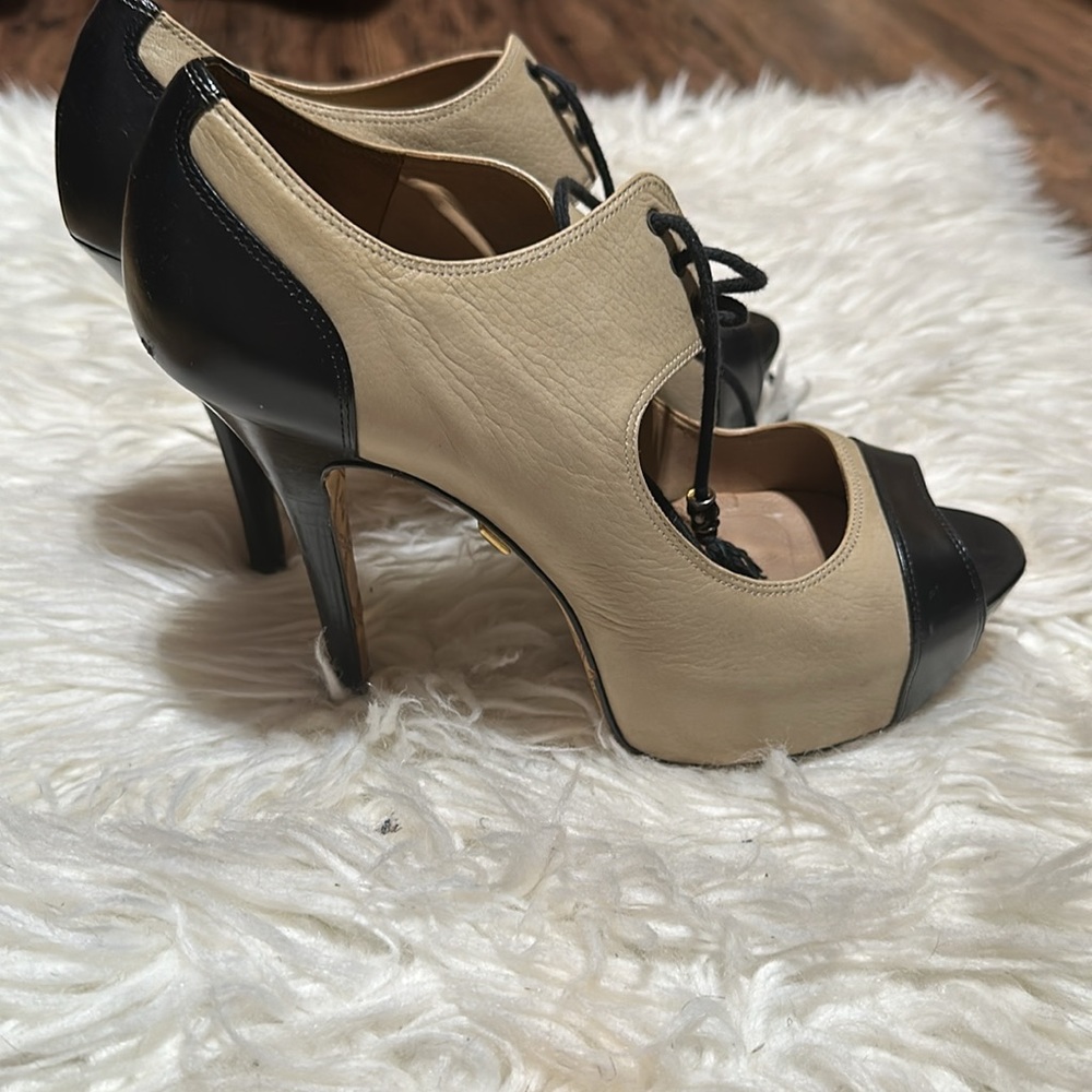 Black and tan color lock high heel shoes by LAMB Gwen Stefani.  Size 8. - Picture 3 of 9